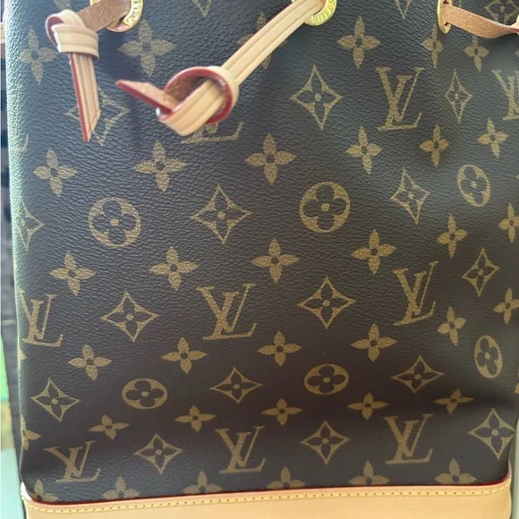 Louis Vuitton Petit Noe - Picture 12 of 16